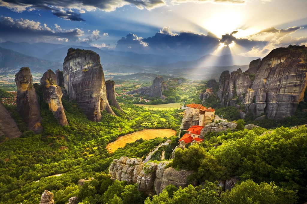 Investing in Greece: The Ultimate Real Estate Buyer’s Guide for 2026