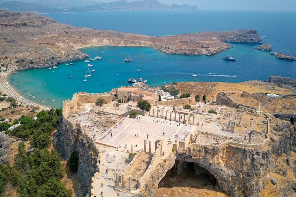 Μεσαιωνική Πόλη Ρόδου: Πόσο Καλά Διατηρημένη Είναι & Γιατί Εντυπωσιάζει τους Επισκέπτες