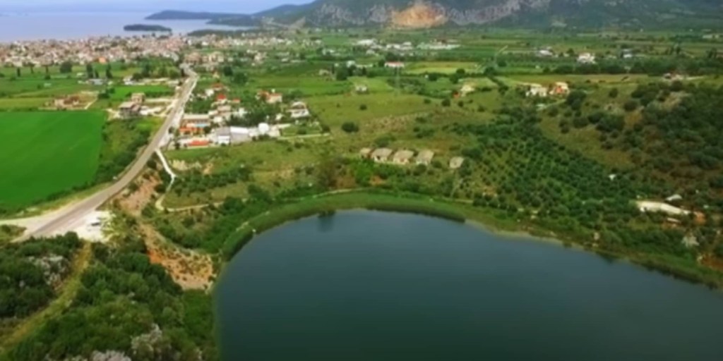 Αιτωλοακαρνανία : η λίμνη Κομήτη και οι θεωρίες για τον μετεωρίτη