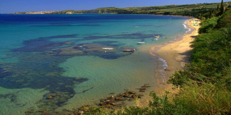 BEATIFUL BEACH – PEROULIA