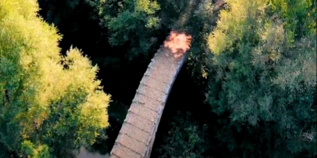 Γεφύρι Δενδροχωρίου : το ελληνικό πέτρινο γεφύρι που έχει καμάρα σχεδόν τέλειου κύκλου