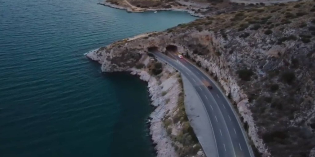 Οι ”Τρύπες του Καραμανλή” και οι ιστορία τους